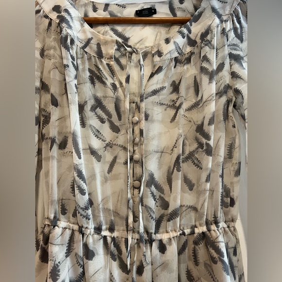Club Monaco dress 100 % Silk - Picture 5 of 5